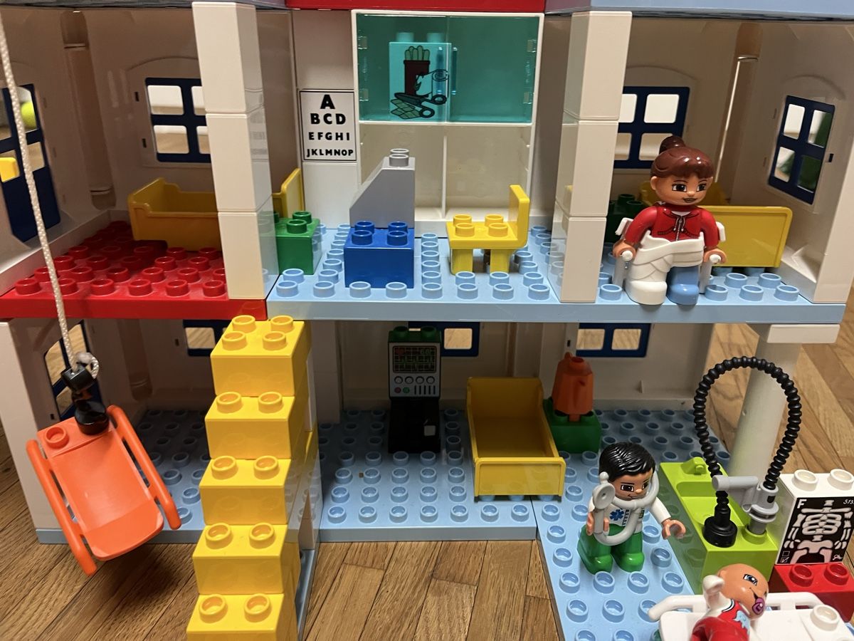 Lego Jouets: Lego Duplo 5795 Grosses Spital – D'occasion à Bern par Melaanie 3