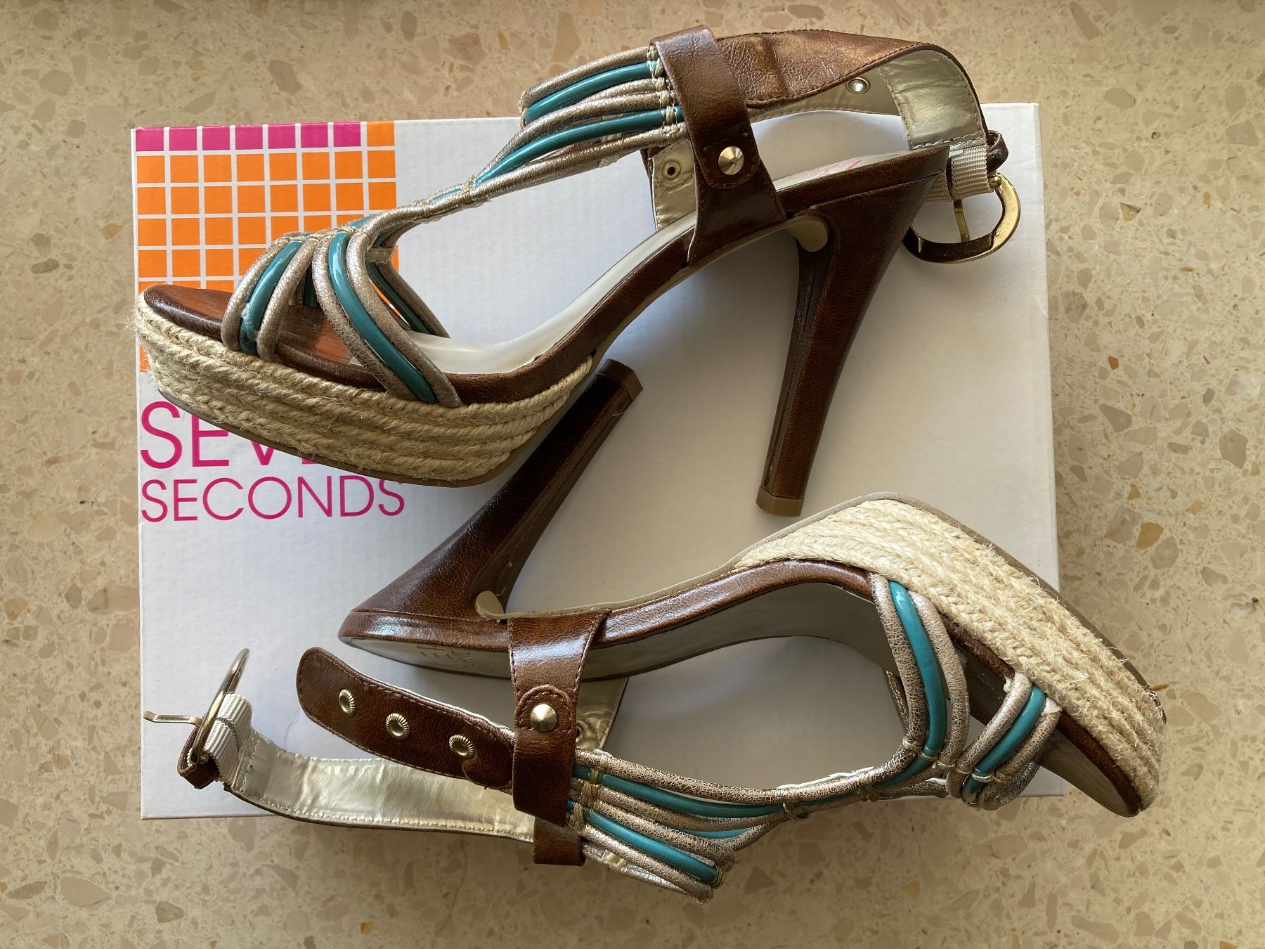 Scarpe da donna: Highheells Riemensandaletten Gr. 37 – Nuovo (secondo la descrizione) da Küsnacht ZH venduto da PLZoll 2
