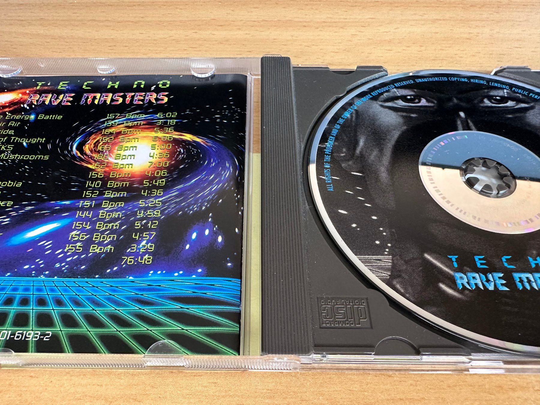 CD: Various – Techno Rave Masters – Usato da Rikon im Tösstal venduto da Alpenmutz 2
