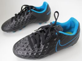 Chaussures de football Nike t. 31.5