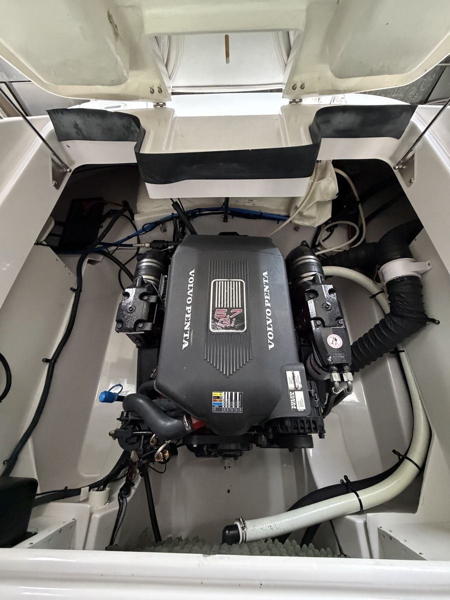 Four Winns Barche: Four Winns 250 Horizon – Usato da Chevroux venduto da soutonaval 8