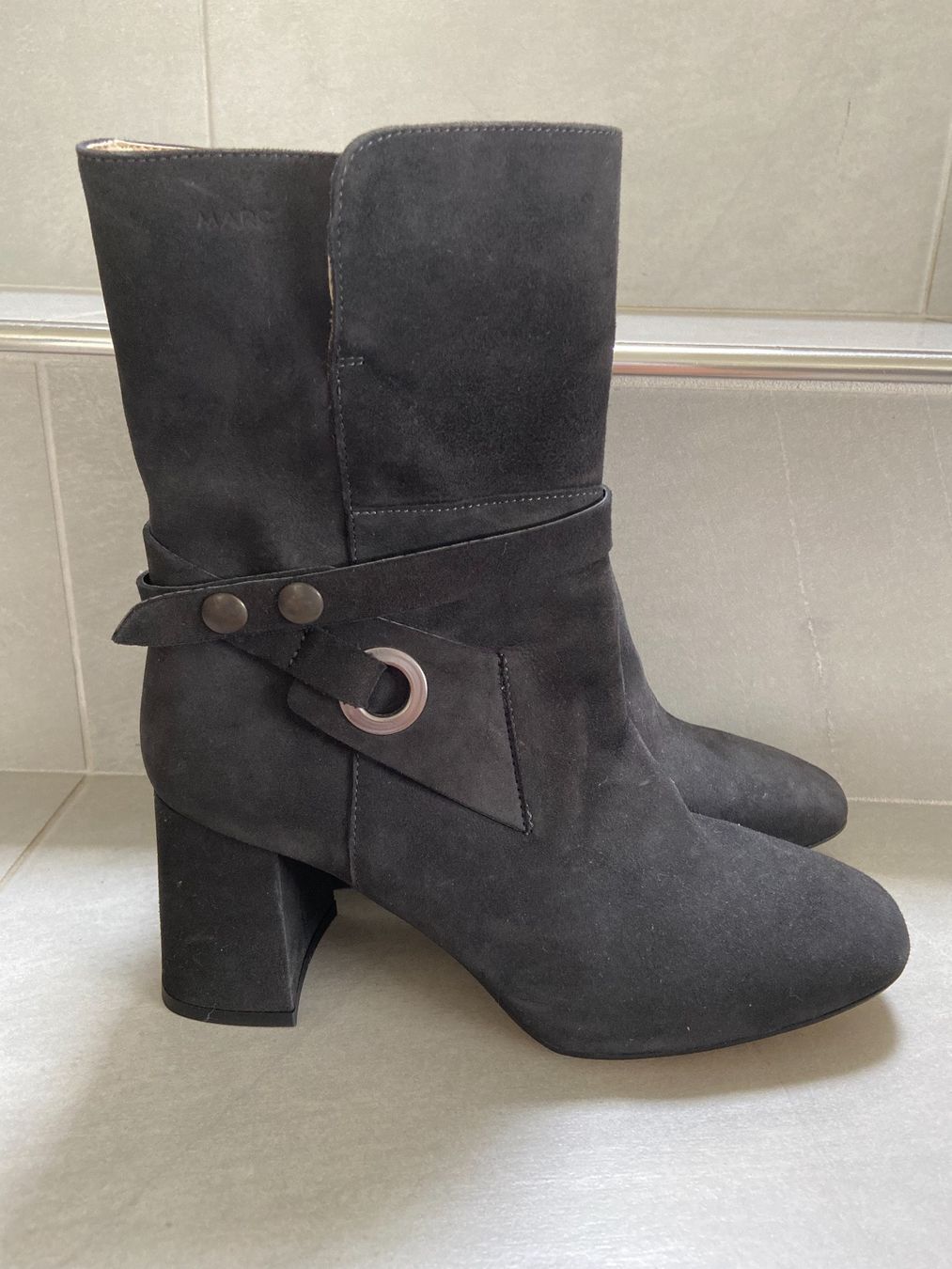 Scarpe da donna: Damenstiefel – Usato da Büsserach venduto da vimeco.43 1