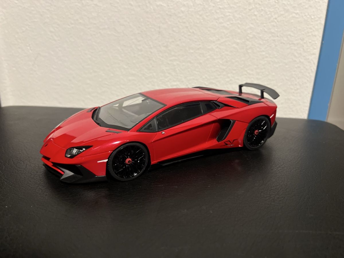 Lamborghini Modellini d'auto: Lamborghini Aventador SVJ – Difettoso da Mägenwil venduto da ele_cd7w