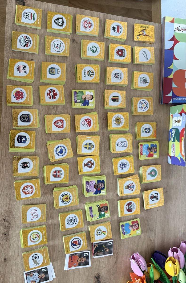 Panini Cartes à collectionner: über 1500 Panini Sticker mit Doppelte  – Neuf avec emballage d'origine à Oberbüren par dav_hyc9