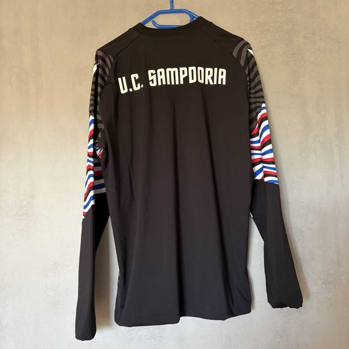 Maillots de corps & Pantalons: Sampdoria Genua Trikot Training Macron – D'occasion à Winterthur par LaBodega 4