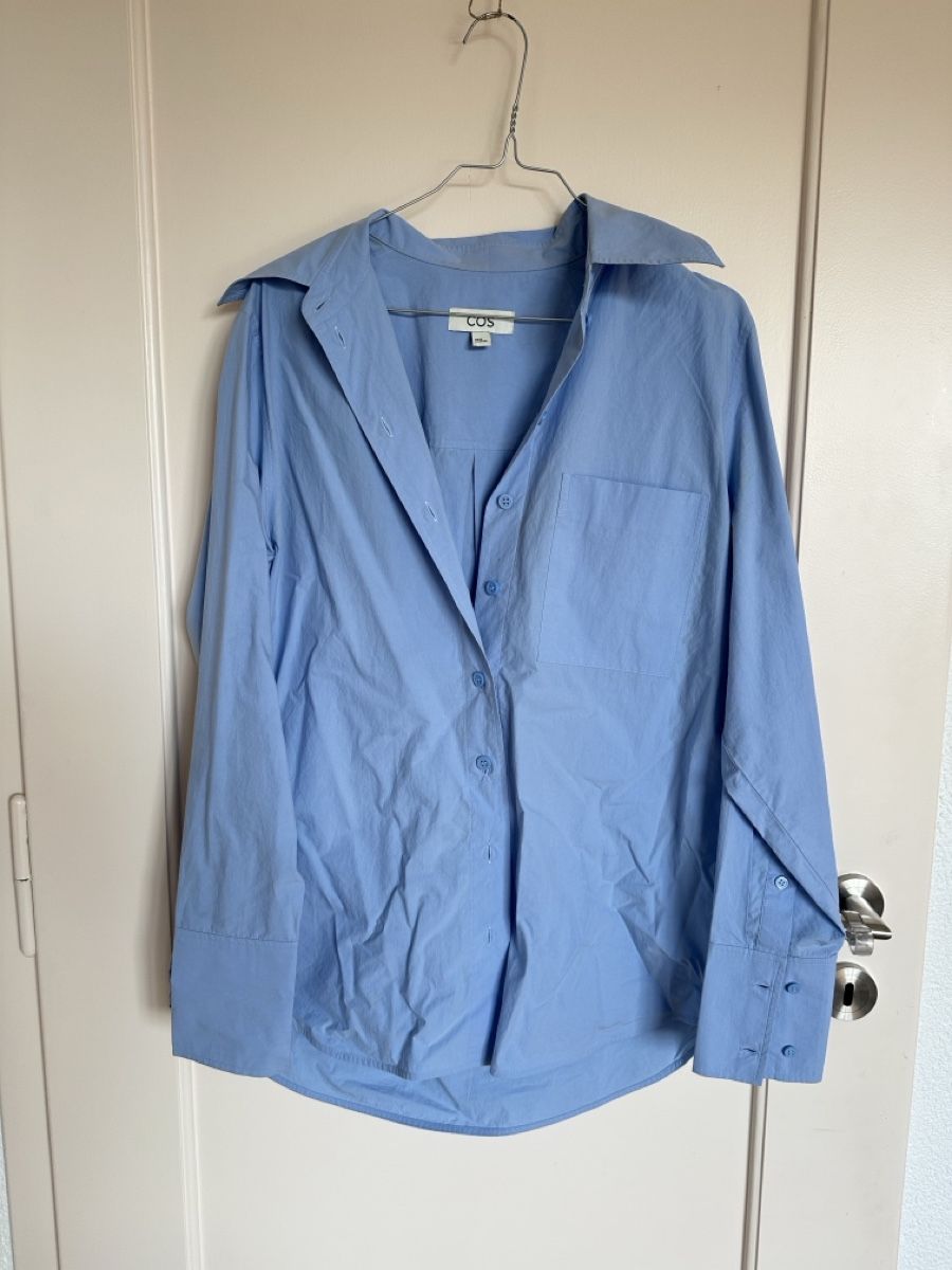 Cos Blusen: COS blue cotton shirt size 38 – Gebraucht aus Orvin von mboder