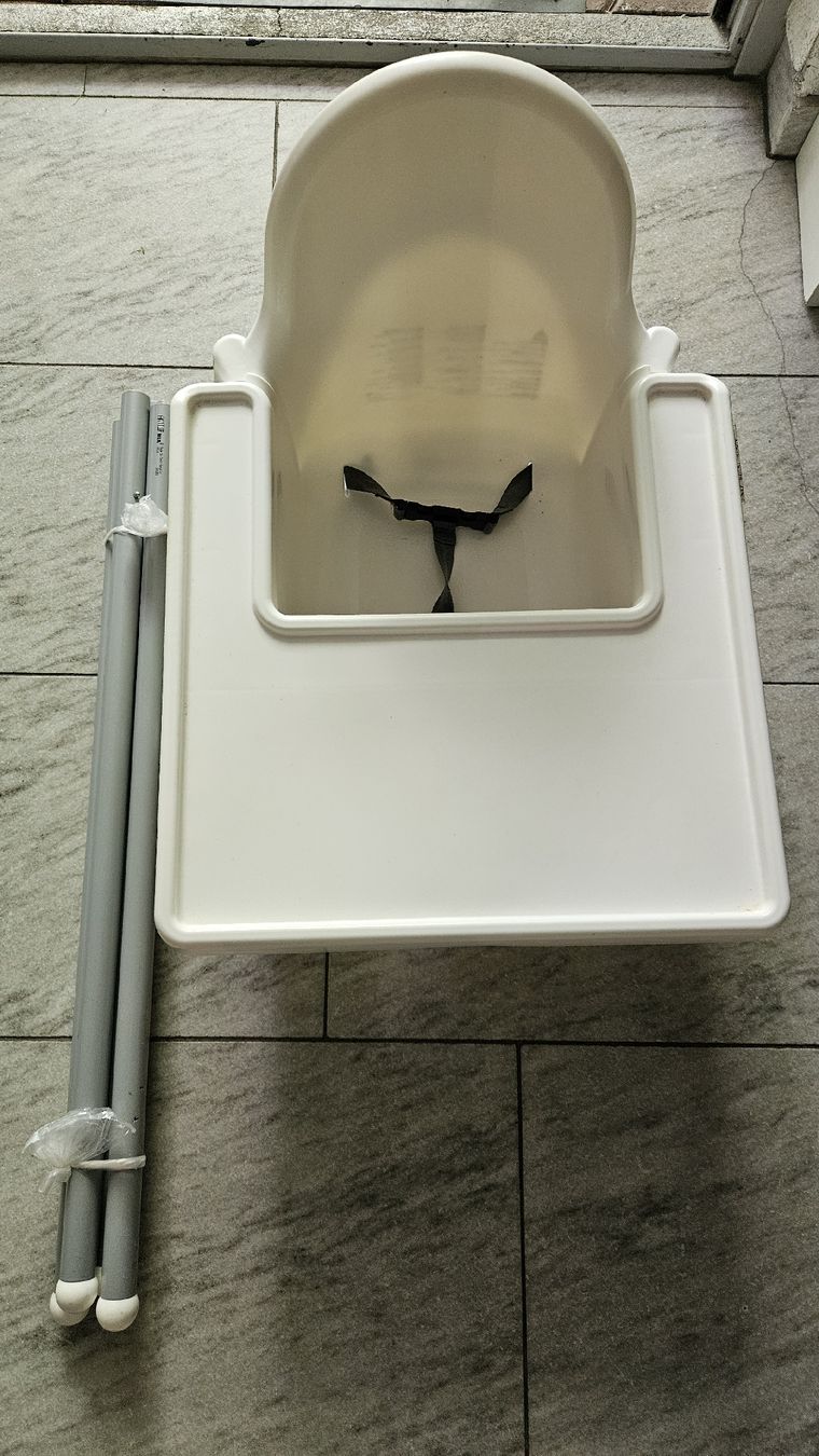 Ikea Seggioloni: High Chair Seat, White, Includes Foldable Legs, Great Shape – Usato da Zürich venduto da kaka723