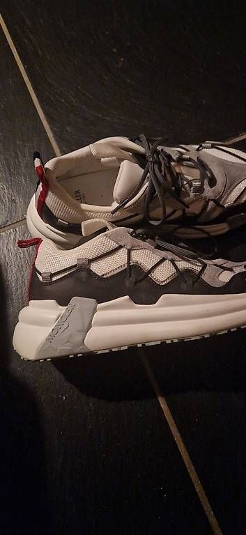 Chaussures femmes: SNEACKER MONCLER  – D'occasion à Gentilino par pet_p7fg