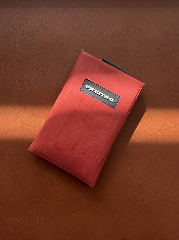Freitag Altro in  Abbigliamento & Accessori: Freitag Kartenetui / Etui – Usato da Zuchwil venduto da lelinguiste