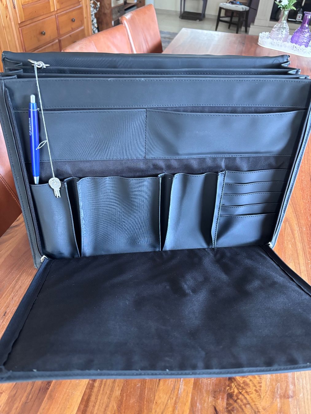 Valises & Sacs: Aktentasche schwarz abschliessbar – D'occasion à Balsthal par Uroby 3