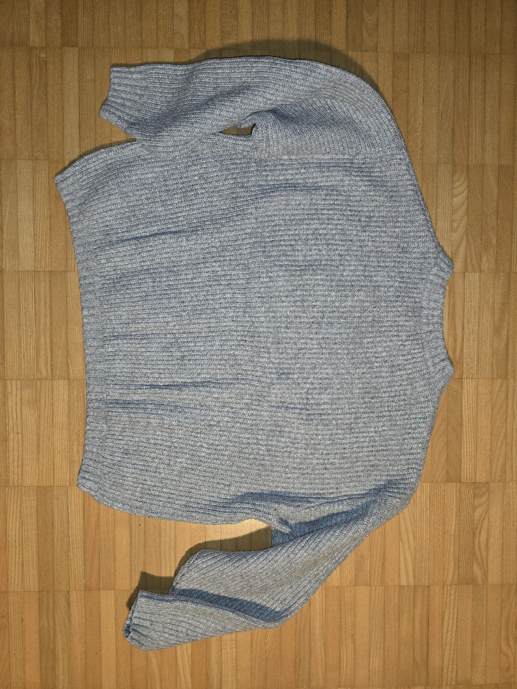 Pullover & Sweatshirts: Strickpullover, hellgrau, Grösse S, ungetragen – Neu (gemäss Beschreibung) aus St. Gallen von A.W.128
