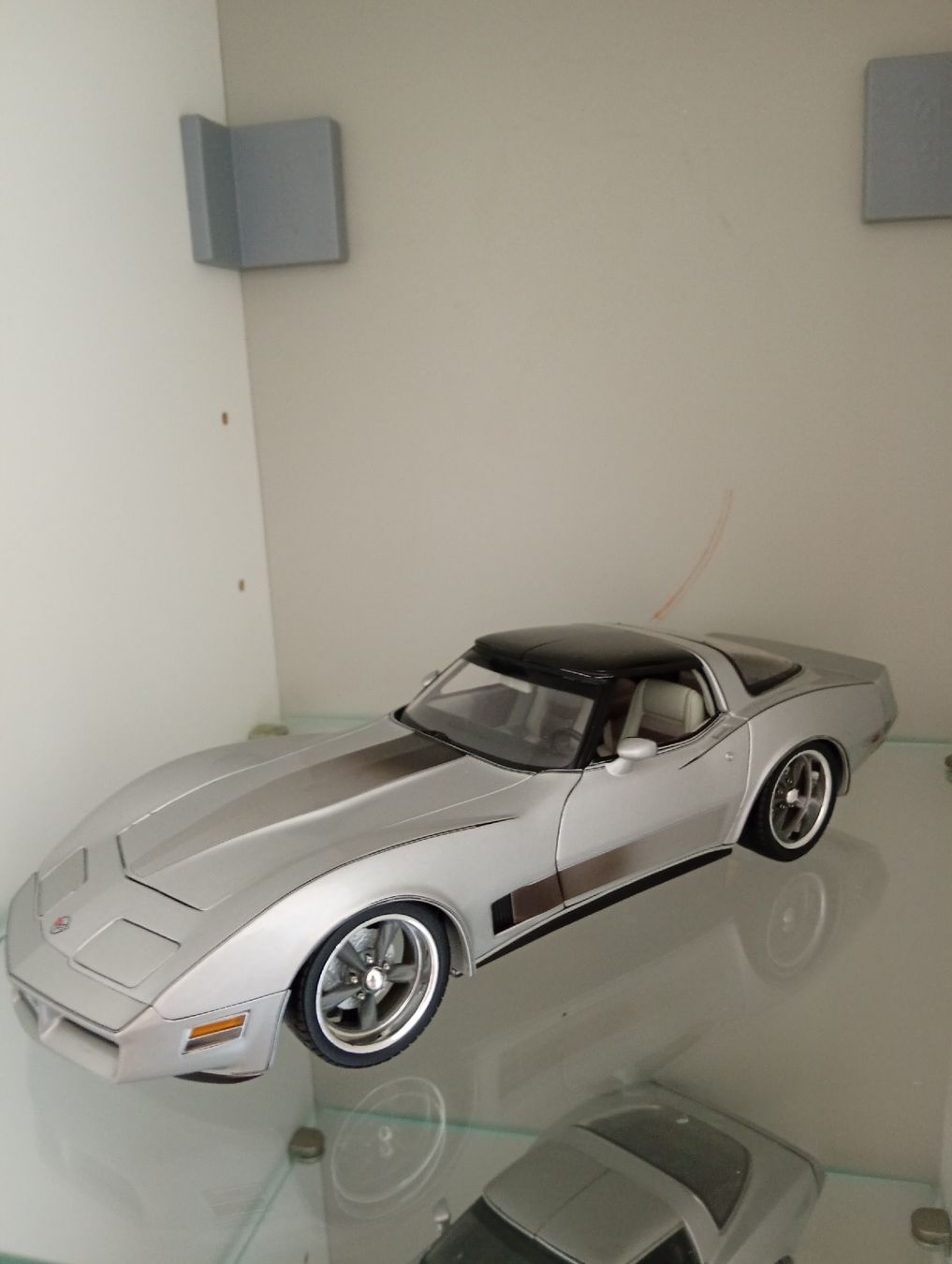 Chevrolet Modellini d'auto: a vendre Corvette 1/18 occasion – Usato da Cernier venduto da Mickey883945