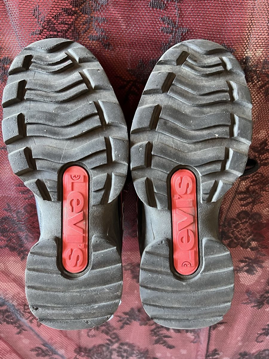 Levi's Scarpe da uomo: Baskets Levi's noires, T.38 – Usato da Chézard-St-Martin venduto da Cheyenne_75 2