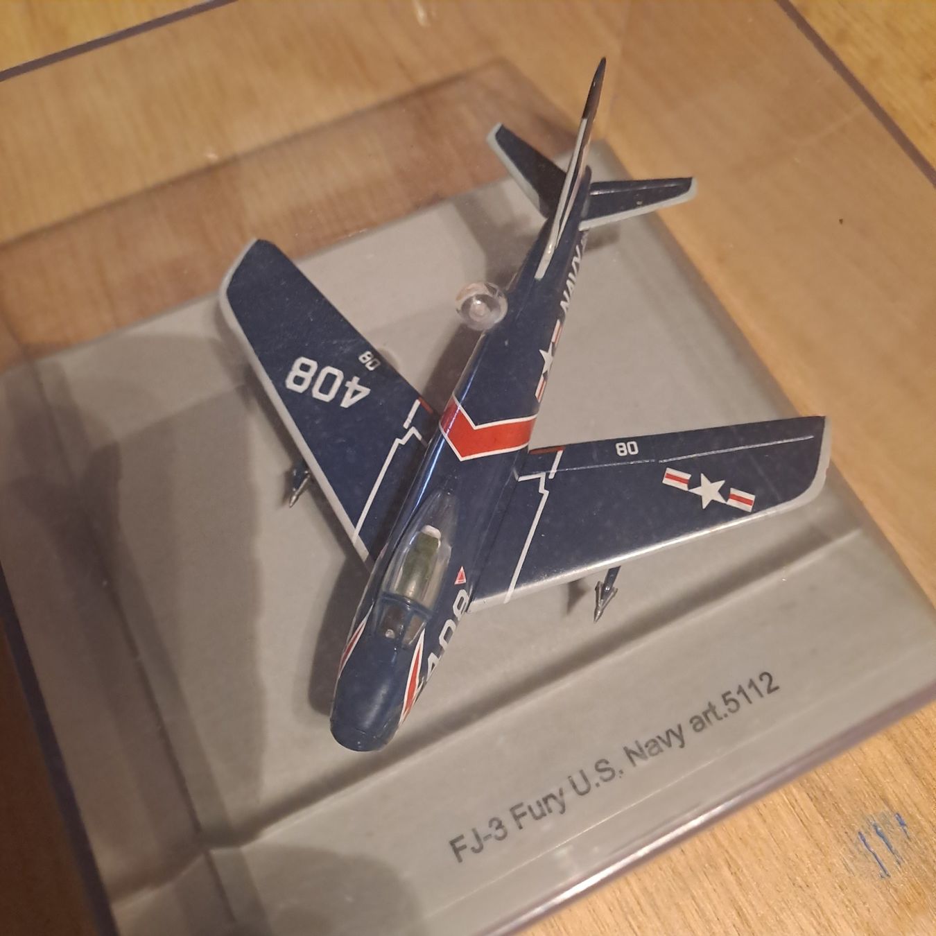 Kit di modellismo & Modellini statici: FJ-3 Fury U.S. Navy – Usato da Arzier-Le Muids venduto da AlexEtz