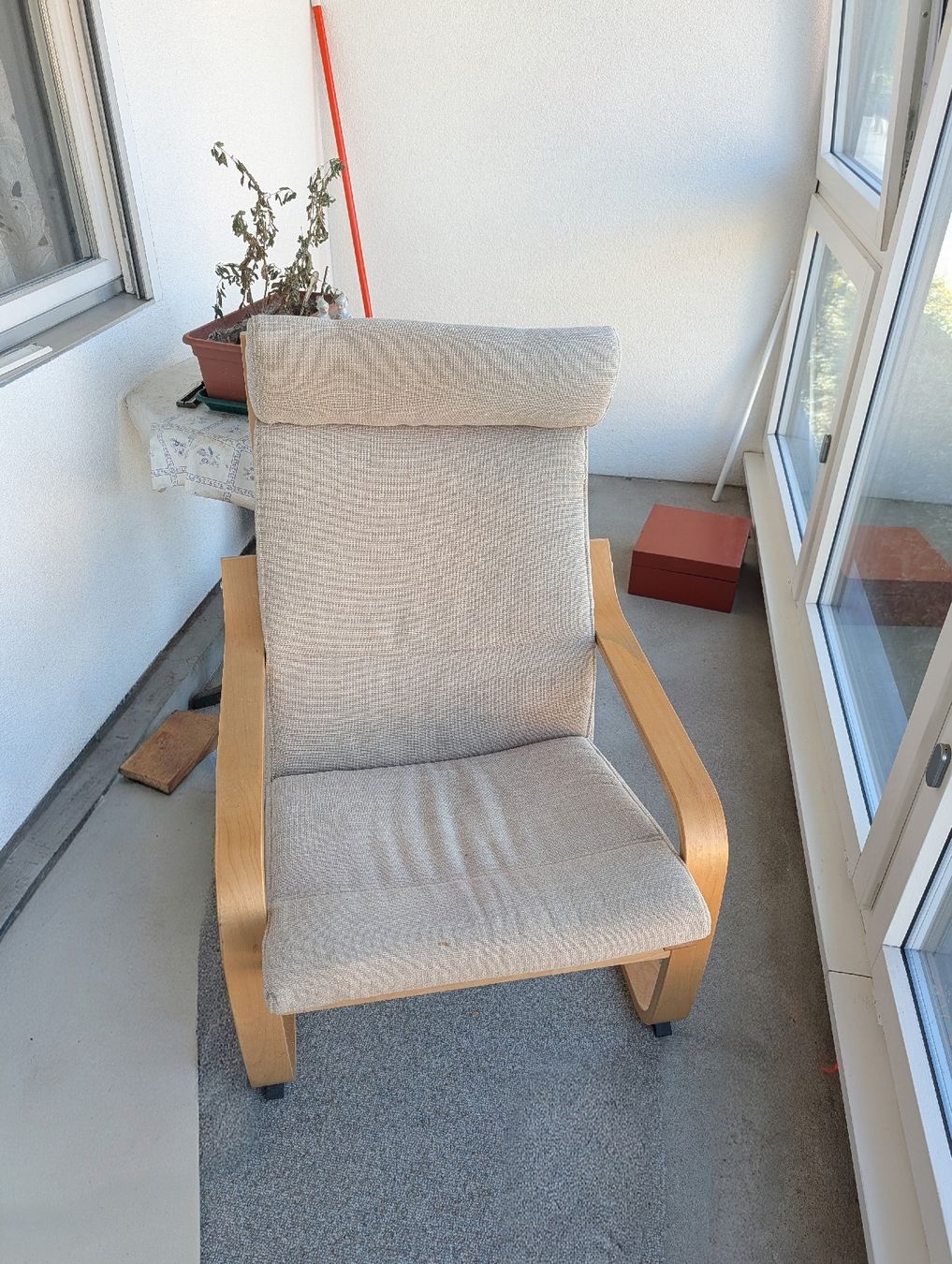 Ikea Poltrone: IKEA Poäng Sessel Holz hell Bezug beige – Usato da Lohn-Ammannsegg venduto da GuessT