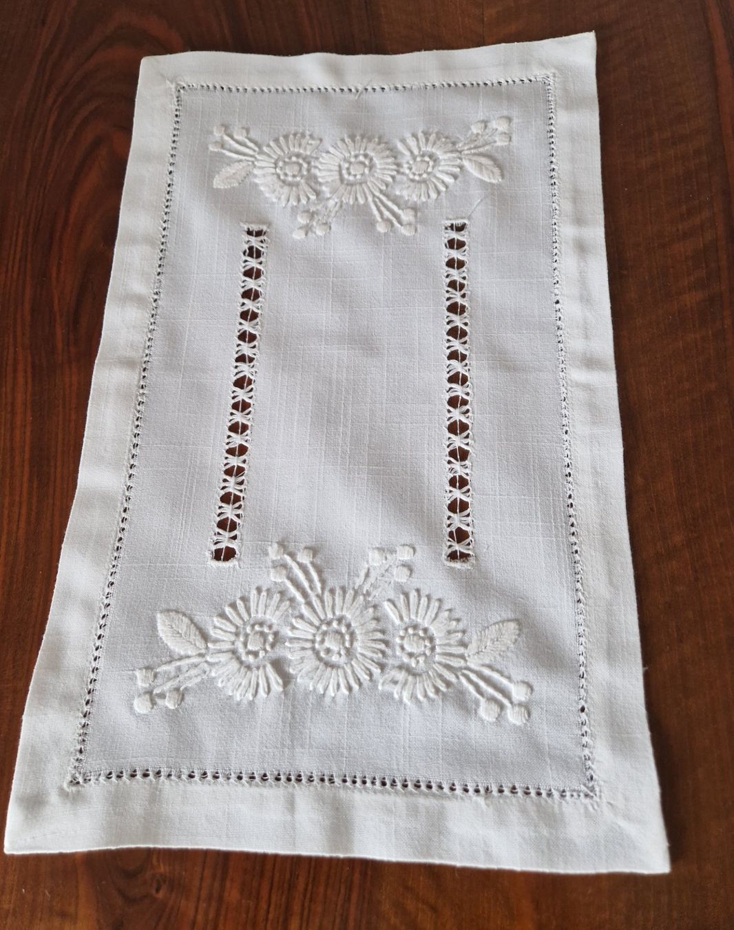 Altra biancheria da tavola: Tischläufer +2 Set / Handarbeit – Nuovo (secondo la descrizione) da Bern venduto da Antikbatik 8