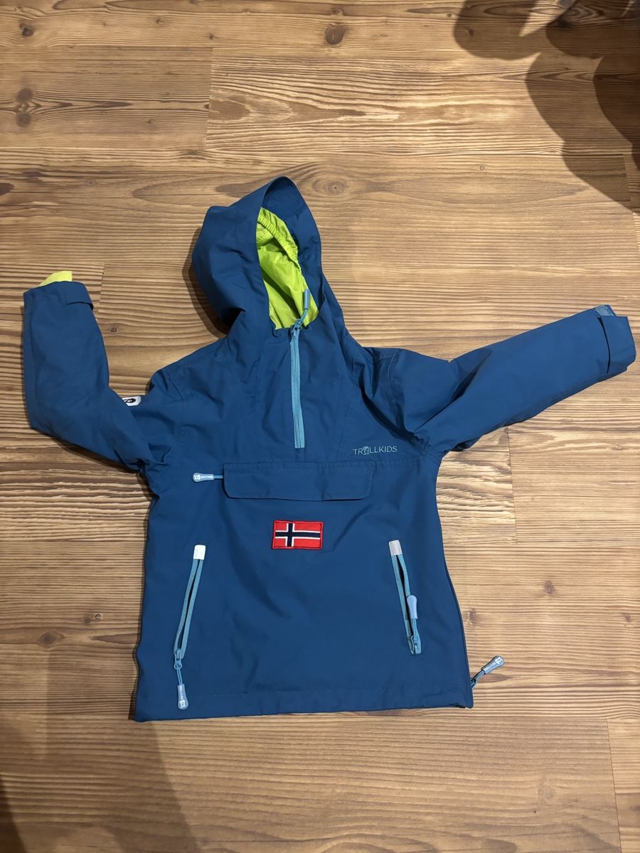 Trollkids Giacche & Cappotti: Trollkids Wind-/ Regenjacke Gr.110 – Usato da Vilters venduto da 5111984