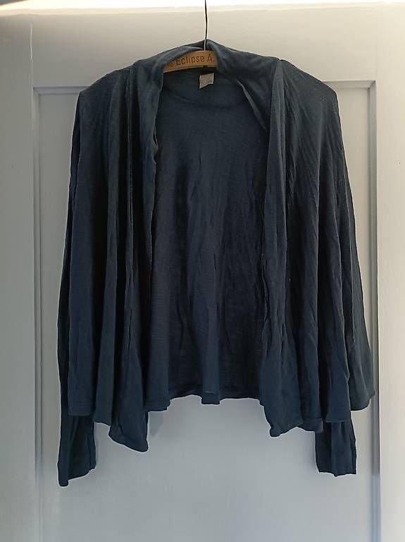 Giacche: Süsse Strickjacke dunkelblau Gr. XS – Usato da Sissach venduto da jgt_6k76