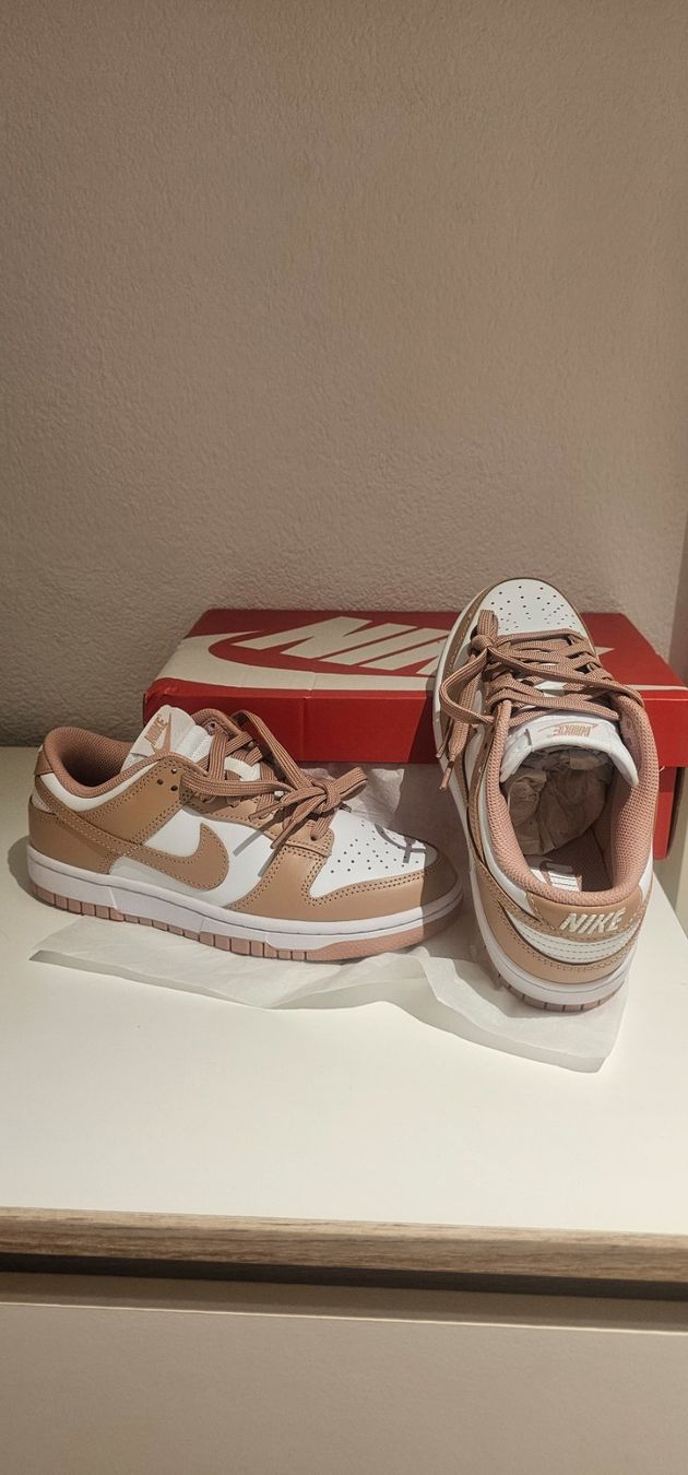 Damenschuhe: Nike Gr.38.5 Damen Sneaker Neu! – Neu und originalverpackt aus Rorschach von Eni_f96b