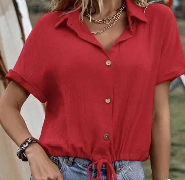 Lotti di vestiti: Bluse in rot und tolle Freizeit Shorts neu – Nuovo (secondo la descrizione) da Hochdorf venduto da Katja014