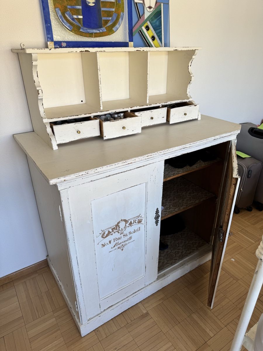Commodes: Sideboard mit Aufsatz weiss Shabby Chic Gebraucht – D'occasion à Biel/Bienne par Otilla