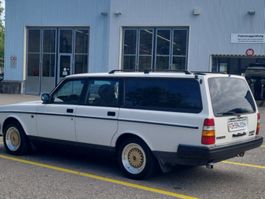 VOLVO 240 SUPERCLASSIC 4.1993 AUTOMAT KLIMA HOLZ PERFEKT