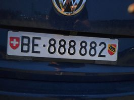Autonummer BE 888882