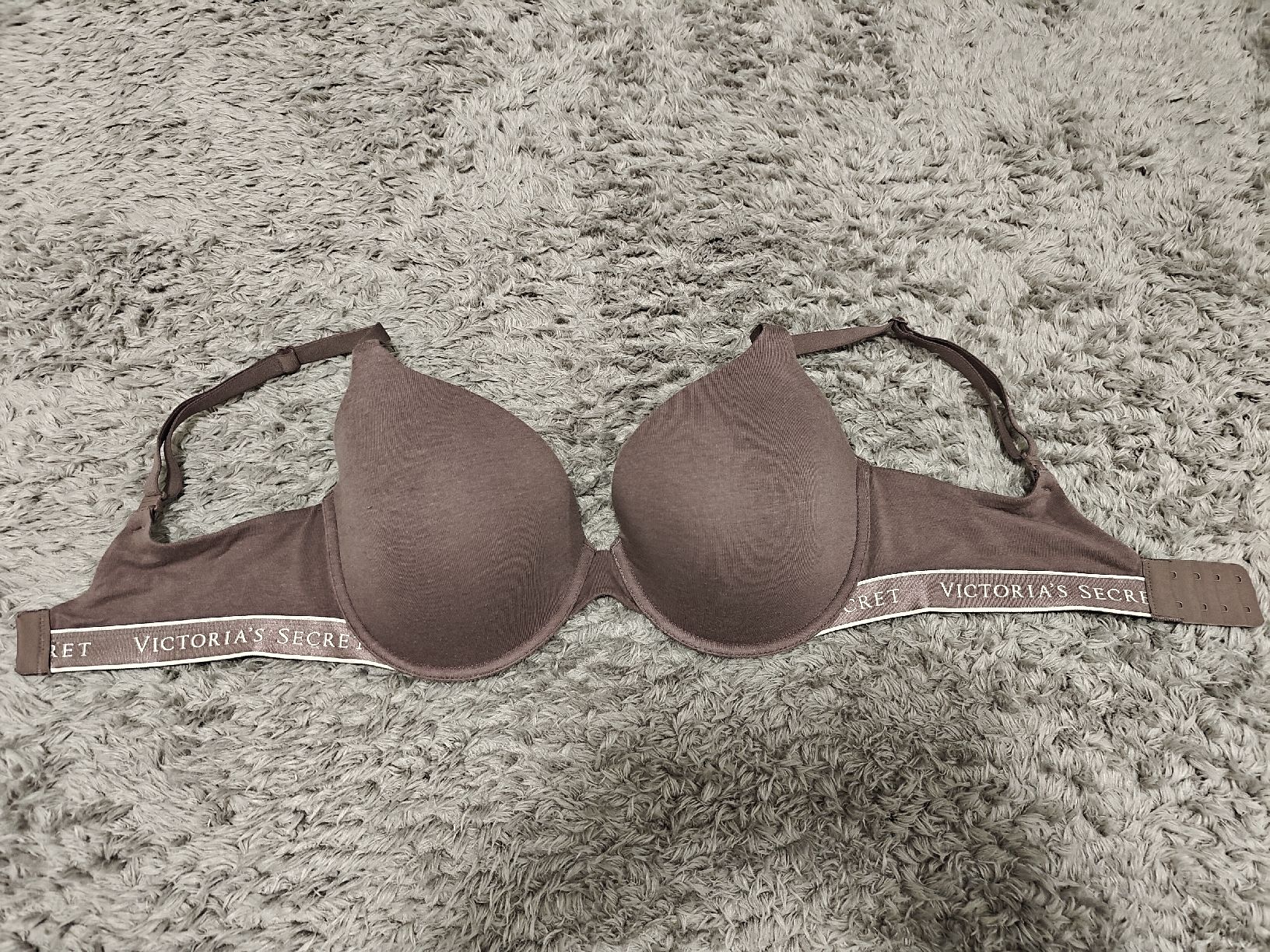 Victoria's Secret Altra biancheria intima: Victoria Secret BH 75E / 34DD – Nuovo (secondo la descrizione) da Pieterlen venduto da Saemelili