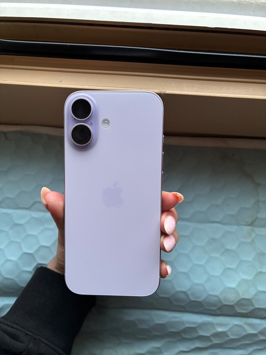 Apple Telefoni cellulari / Smartphones: iphone 17 lavande  – Usato da Petit-Lancy venduto da meg_sw2k 2