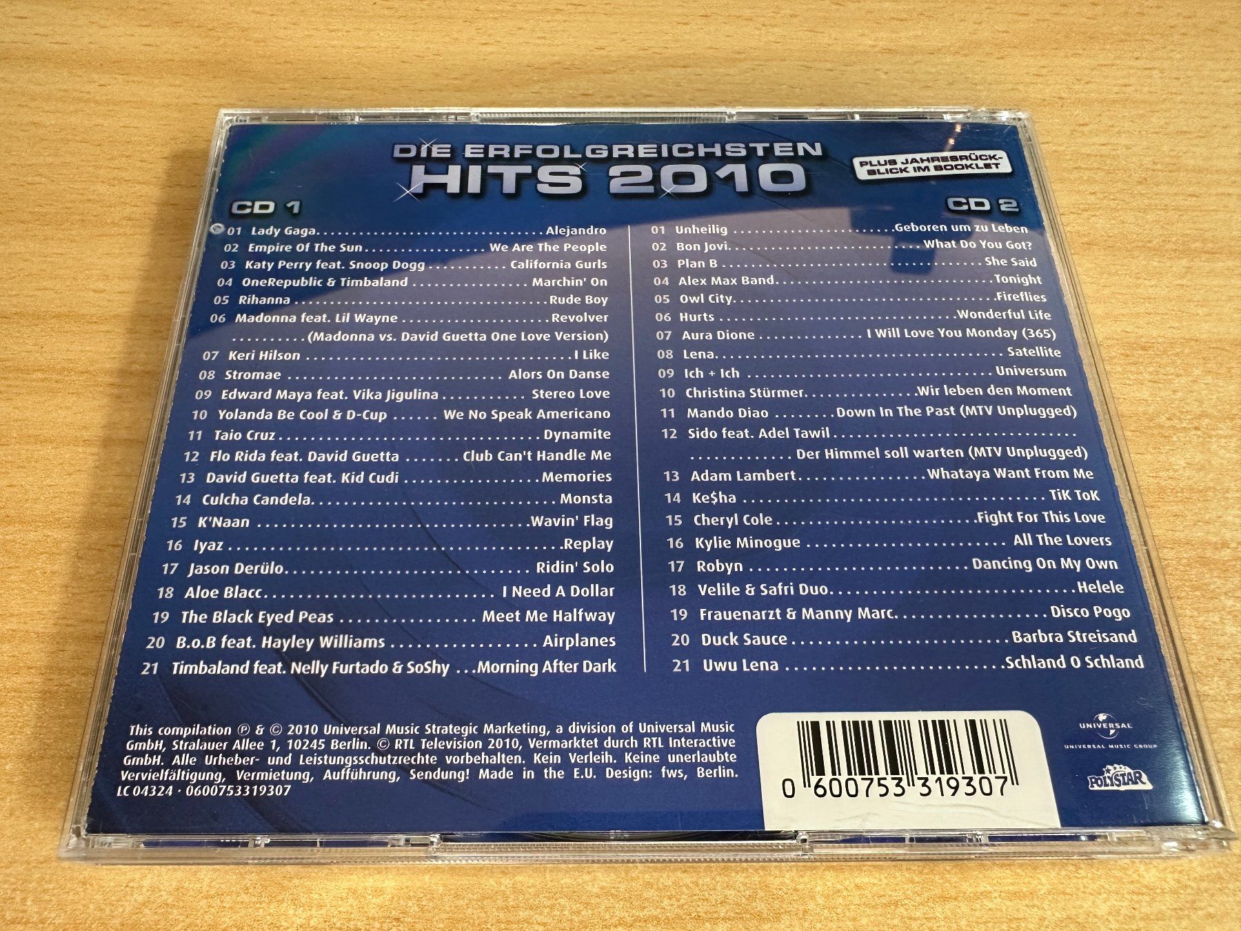 CD: Die Ultimative Chart Show - Die Erfolgreichsten Hits 2010 – Usato da Rikon im Tösstal venduto da Alpenmutz 1