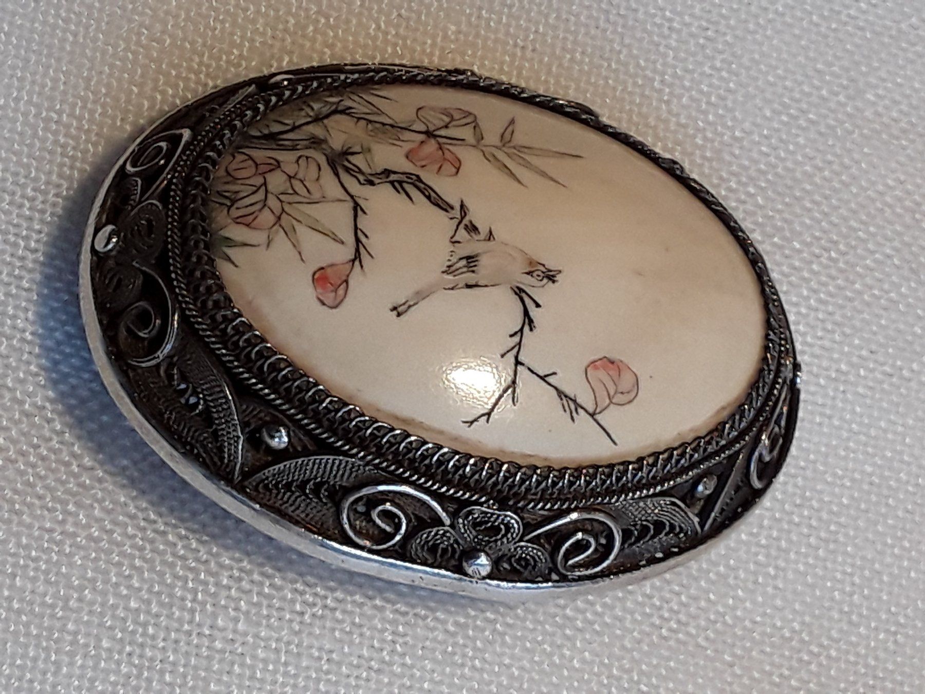 Broschen & Nadeln: Antike fein bemalte Silber Brosche CHINA, ca 1920 – Gebraucht aus Zürich von sanwit 5
