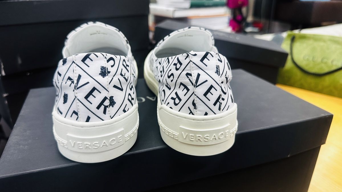 Versace Scarpe da uomo: Versace Sommer Schuhe Gr 42 – Nuovo e nell'imballaggio originale da Lachen SZ venduto da HelvetiaLuxury 3