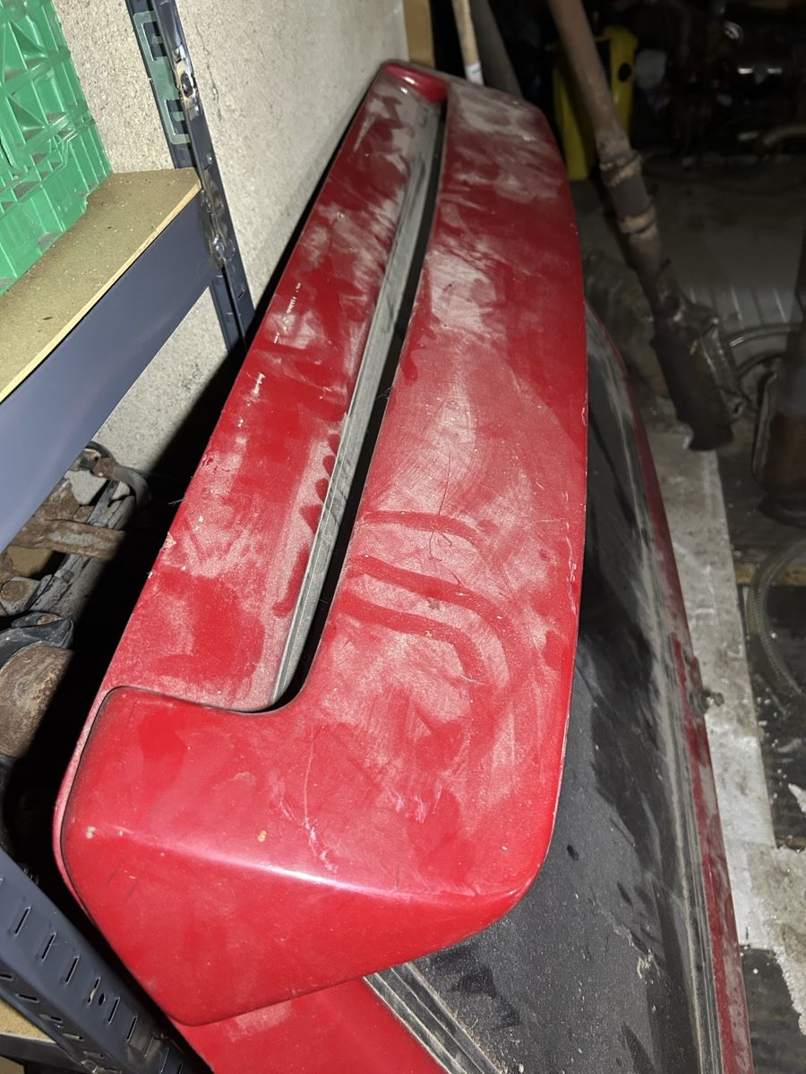 Volkswagen Tutti pezzi di ricambio auto: Golf2 Kofferraumdeckel mit Spoiler – Usato da Gampelen venduto da ste_r6hj 1