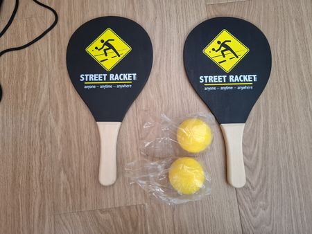 Street Racket Set mit 2 Schlägern und Bällen neuwertig
