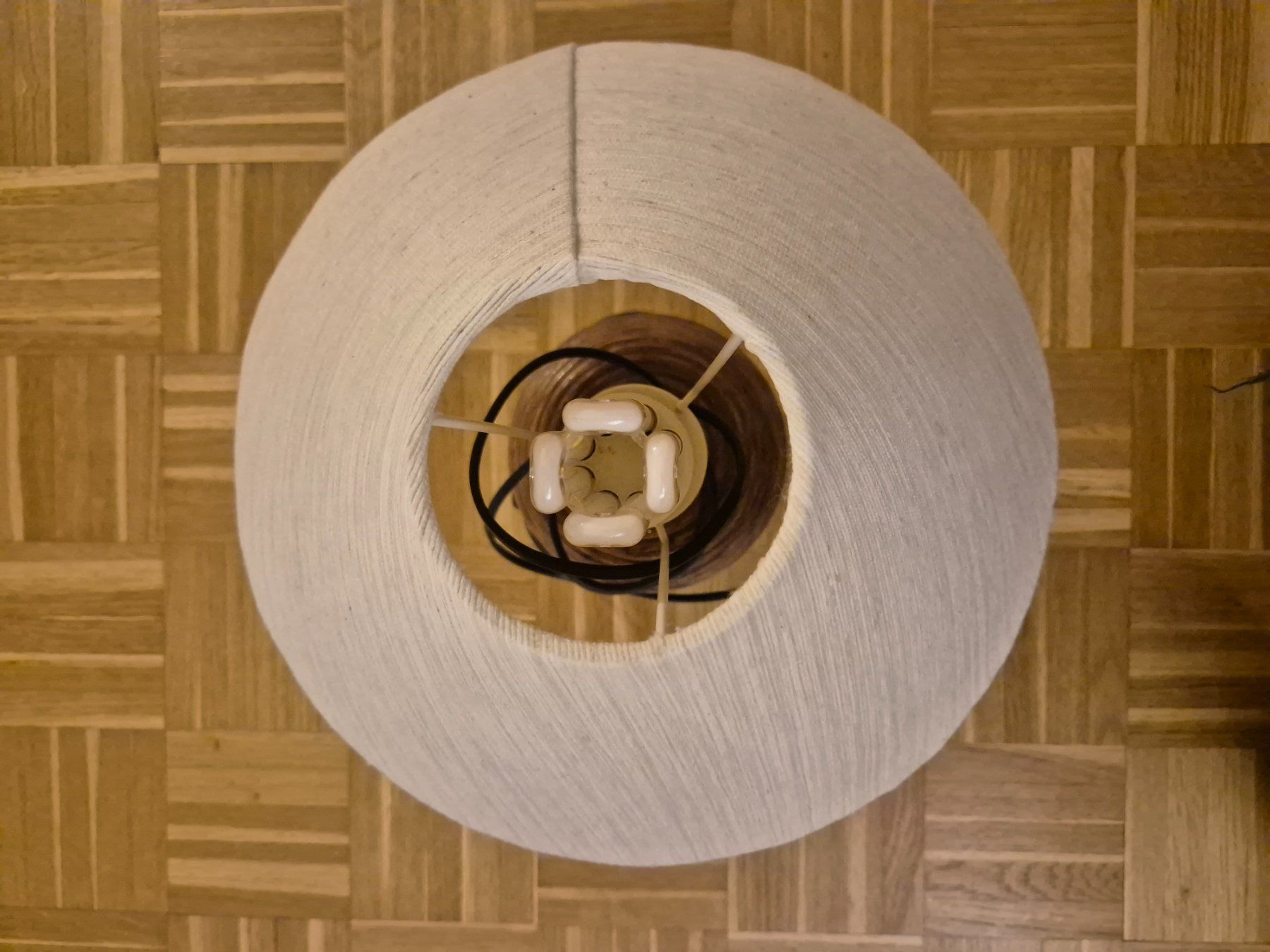 Lampade: Vintage Tischlampe mit Schirm – Usato da Speicher venduto da joreim 2