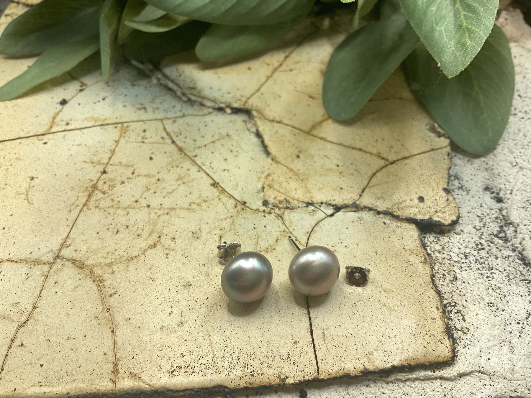 Ohrringe & -stecker: Ohrstecker grosse graue Perlen, Sterlingsilber – Neu (gemäss Beschreibung) aus luzern von Alpendorf1 3