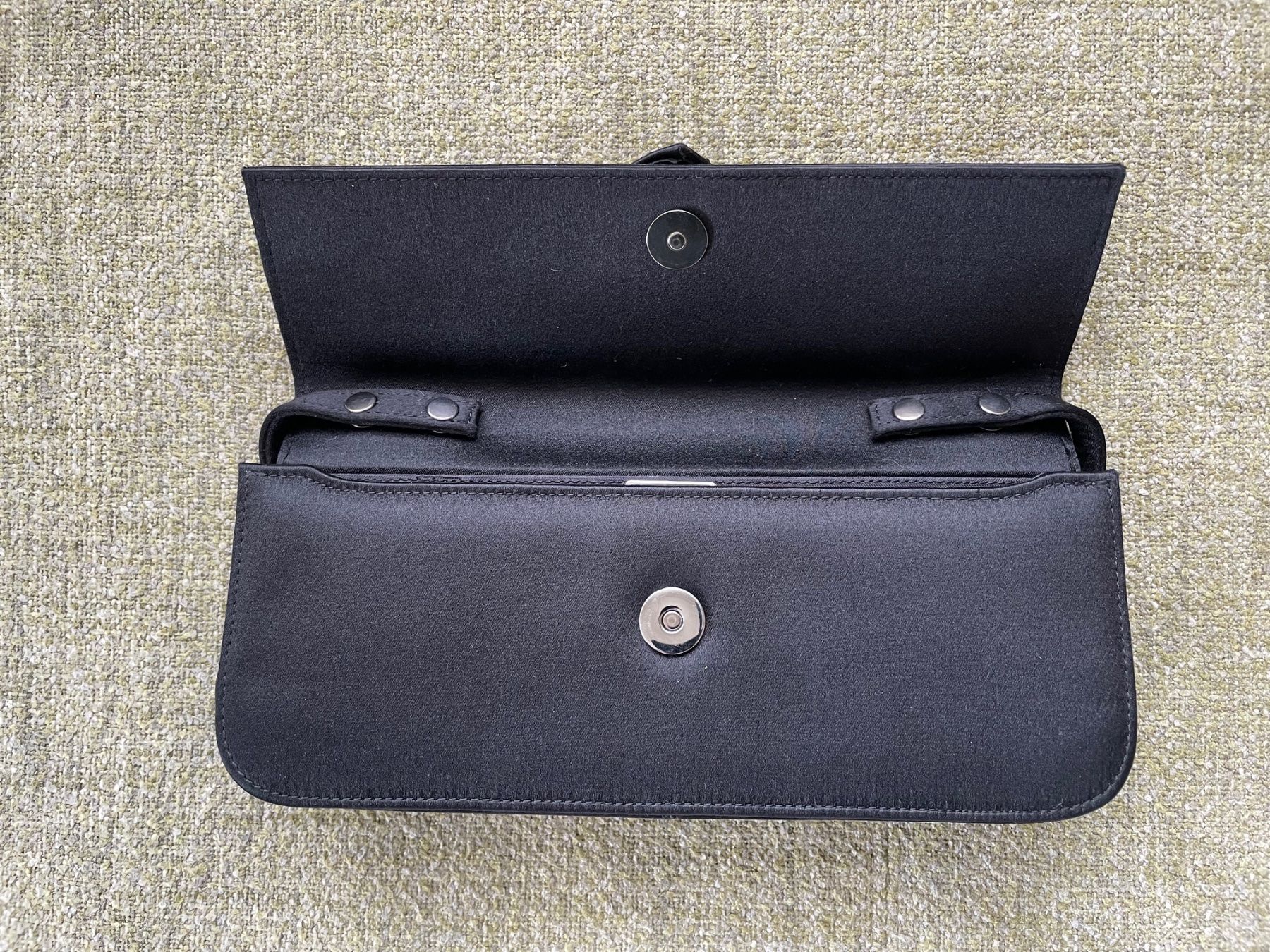 Stuart Weitzman Taschen für Damen: Stuart Weitzman Clutch mit Swarovski-Steinen – Neu (gemäss Beschreibung) aus Meilen von Reni888 3
