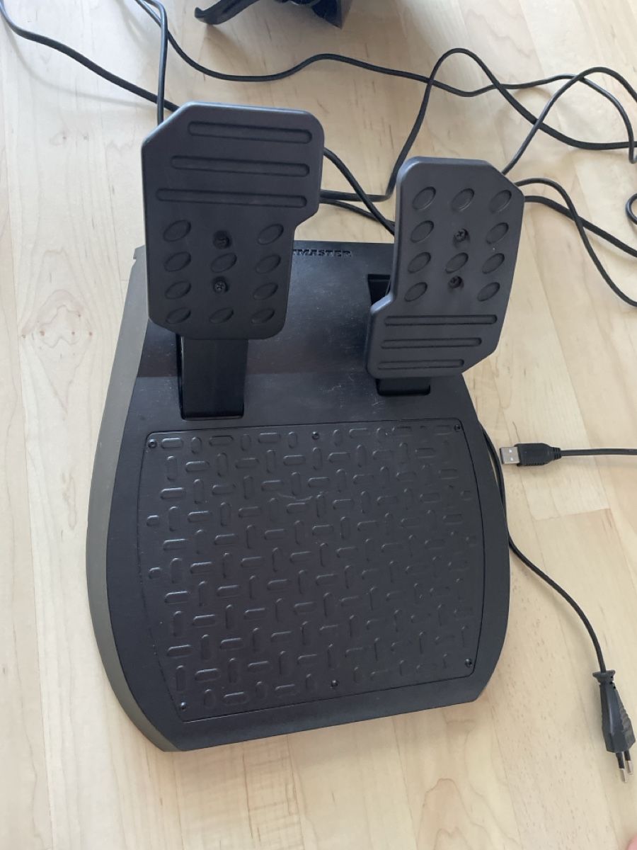 Console: Lenkrad mit Pedalen Thrustmaster T150 PS4  – Usato da Eiken venduto da Ilariaaa 2