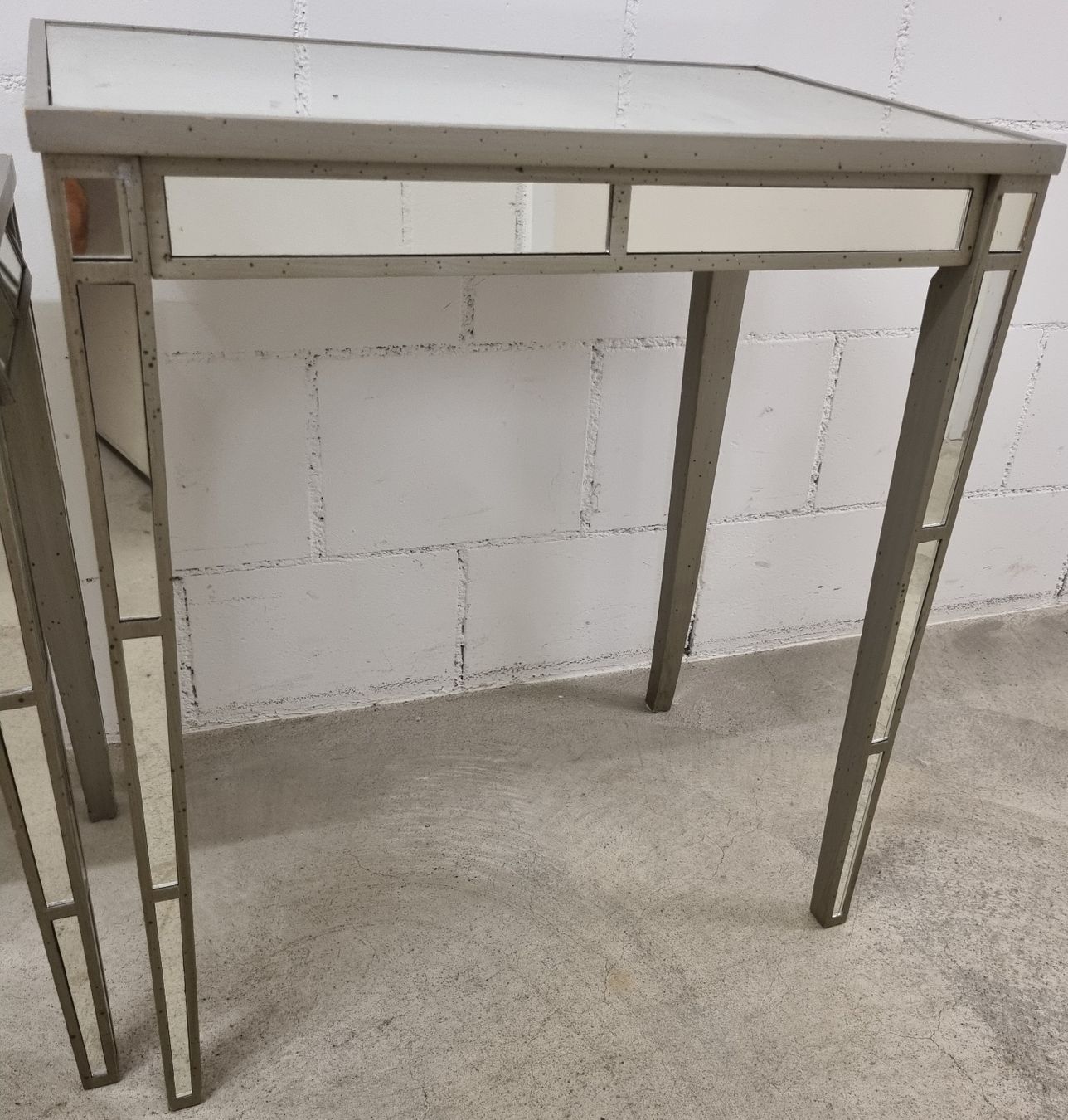 Pfister Set di tavolo e panche: 2 Beistelltischemit rundum Spiegel – Usato da Buchs AG venduto da alp_x87d 2
