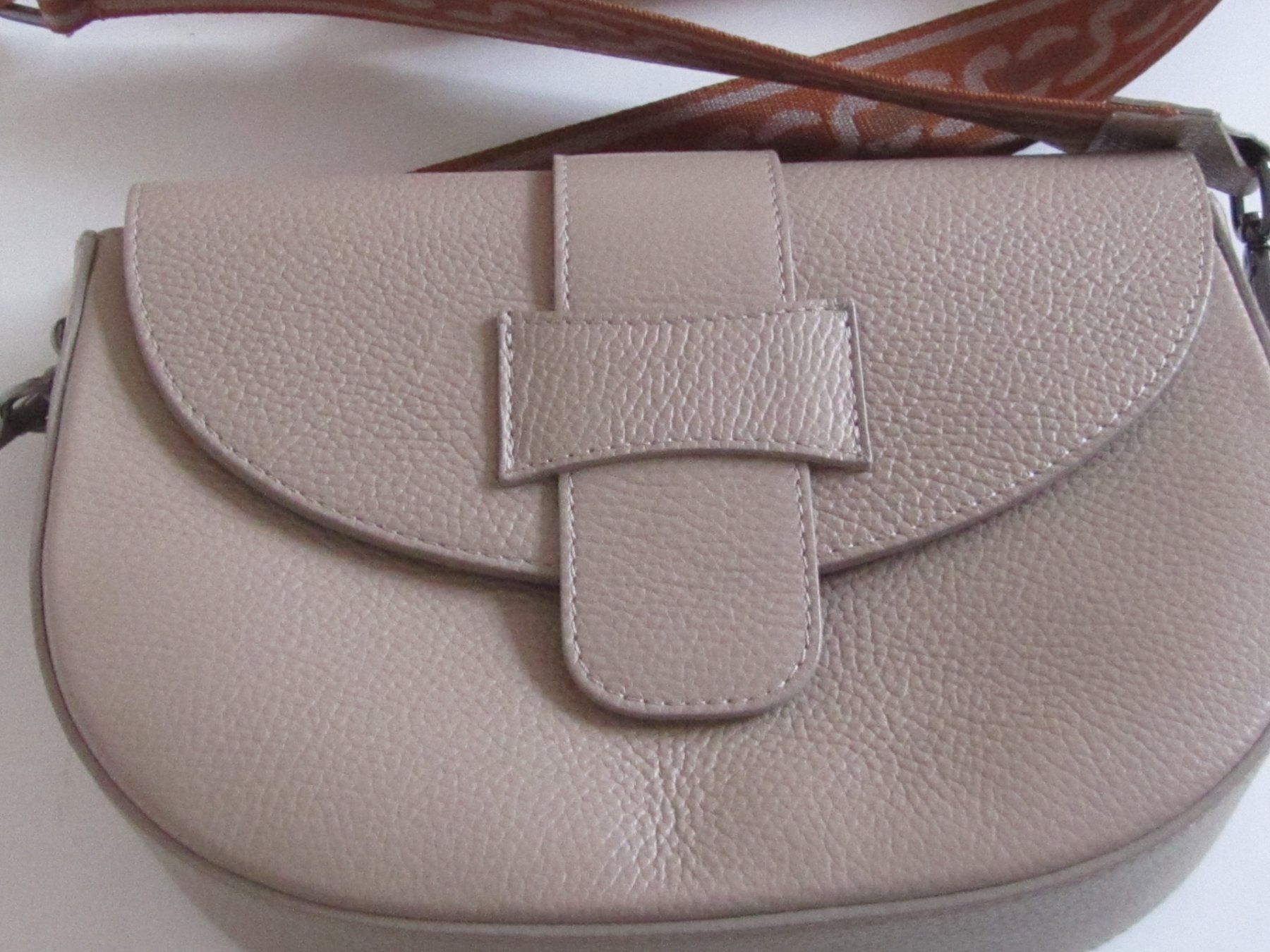 Borse da donna: Handtasche beige mit Tragegurt – Nuovo (secondo la descrizione) da Bättwil venduto da Profi44