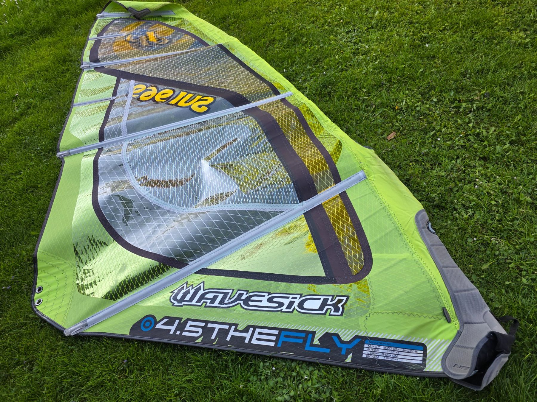 Surf: Windsurfsegel Neil Pryde The Fly 4,5 – Usato da Buchs SG venduto da swisssurfer007 1