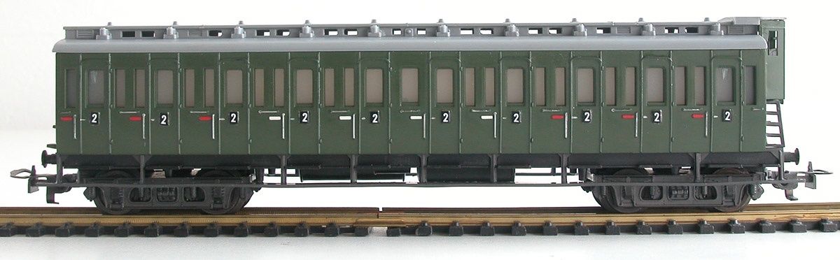 Liliput Modelleisenbahnen: Liliput Abteilwagen der DR Spur H0 – Gebraucht aus Oberwil BL von Klang 1