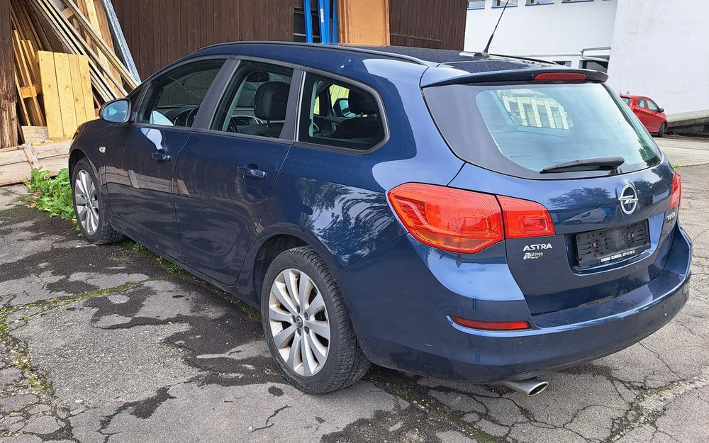 Opel Automobili: Opel Astra Kombi, JG 2011, frisch ab MFK! – Usato da Buch am Irchel venduto da nellsch87 2