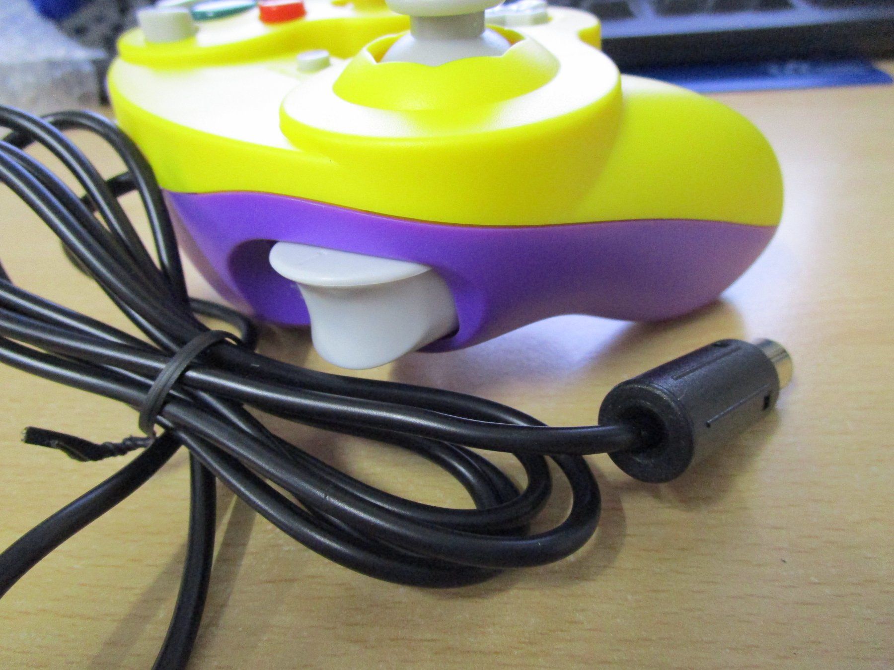 Controller: Game Cube Controller Joypad Wario yellow purple gelb/violett – Neu (gemäss Beschreibung) aus Goldau von agestuffer 3