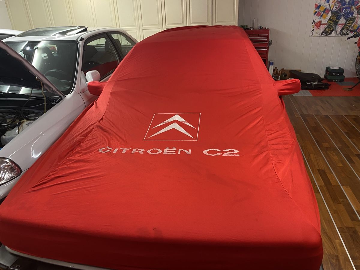 Citroën Autos: Auto Abdeckplane Cover Rot für Oldtimer oder Kleinwagen – Gebraucht aus Immensee von AutoTrader24 1