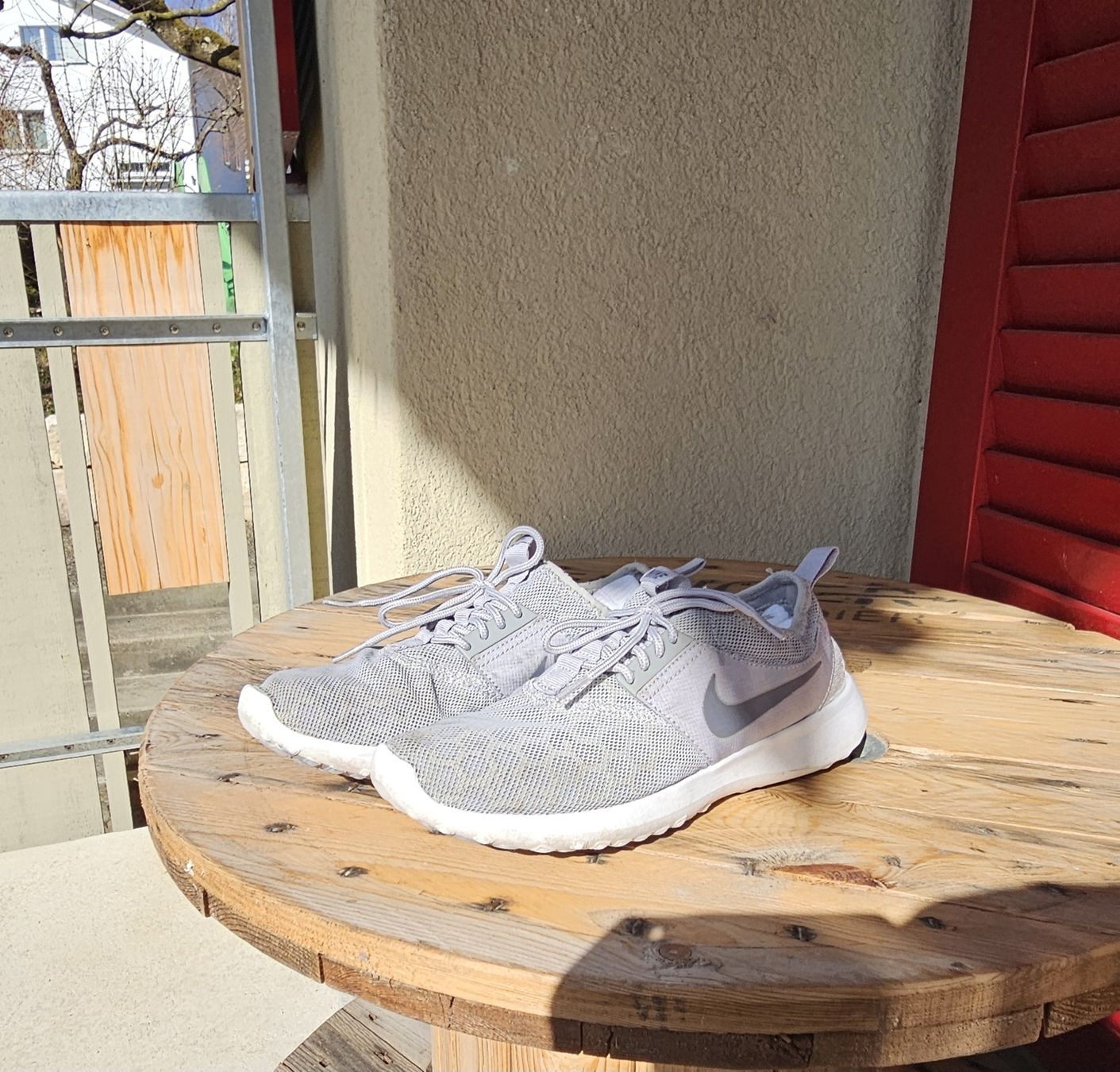 Nike Scarpe da uomo: Nike Schuhe, Grau, Gr. 39 – Usato da Biel/Bienne venduto da ricard6691
