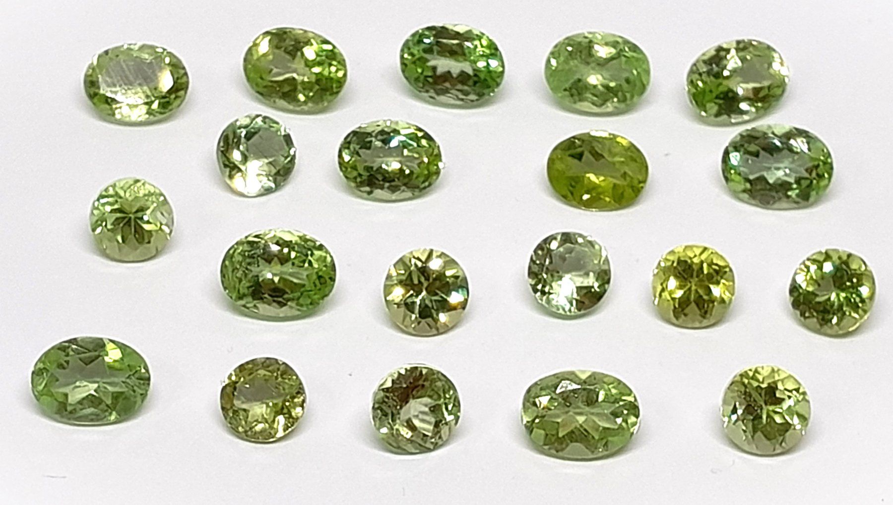 Edelsteine: Lot Péridots 25.57 ct - CERTIFICAT 3'000.- Fr – Neu (gemäss Beschreibung) aus Grimisuat von Valgem 2