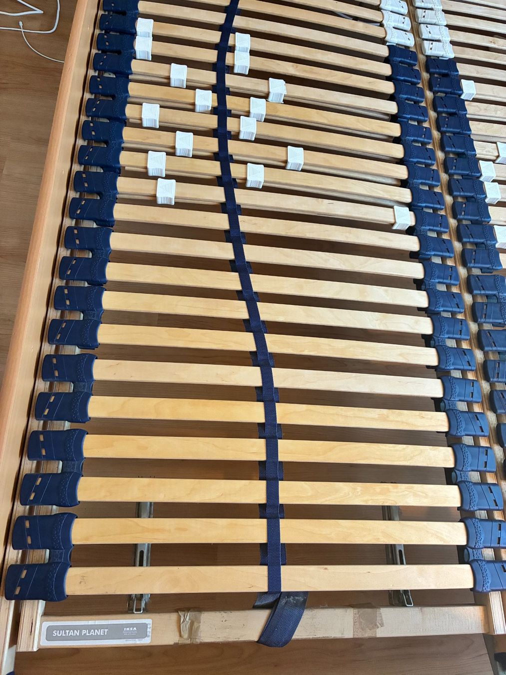 Betten: Gratis IKEA Bettgestell inkl. verstellbarem Lattenrost – Gebraucht aus Nussbaumen AG von janaveo 1