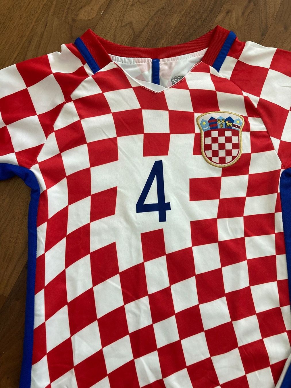 Trainer, Turnhosen & -trikots: Ivan Perišić Kroatien Kinder – Gebraucht aus Pratteln von Miki_ 1