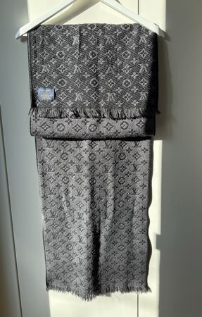 LOUIS VUITTON Schal Monogram Classic Anthrazit